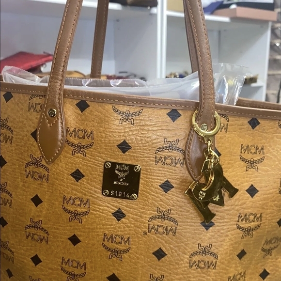 MCM Tan Visetos Tote with Gold Accents - Picture 2 of 3